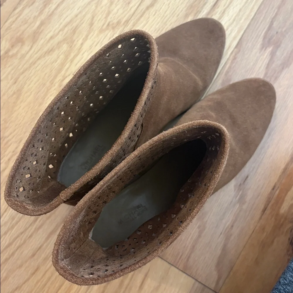 MICHAEL KORS Sunny Ankle Boots $195 Leather Suede Booties Caramel Brown 8.5 - Picture 13 of 16